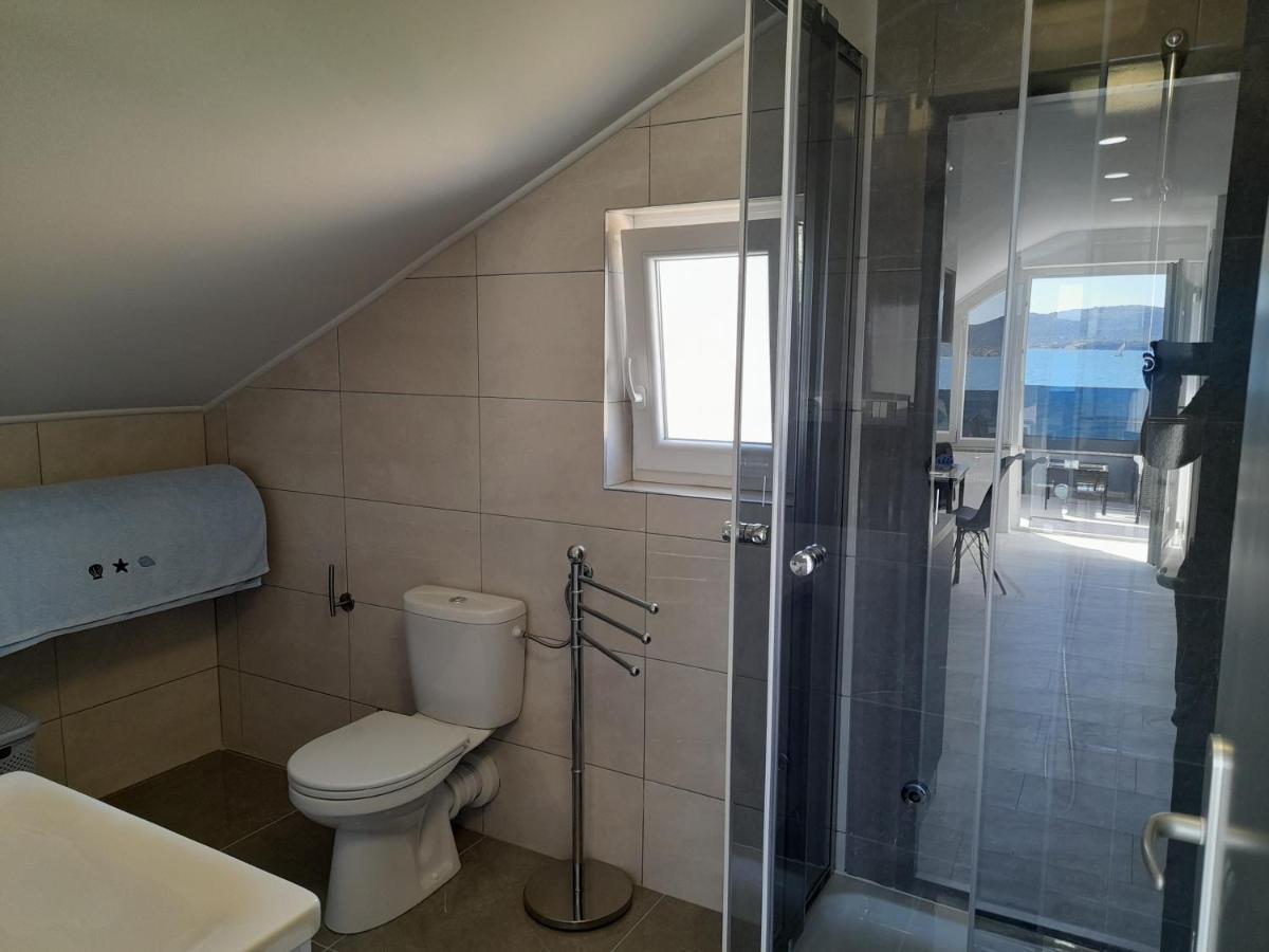 Apartman Prvi Red Do Mora Sveti Filip i Jakov Exterior photo